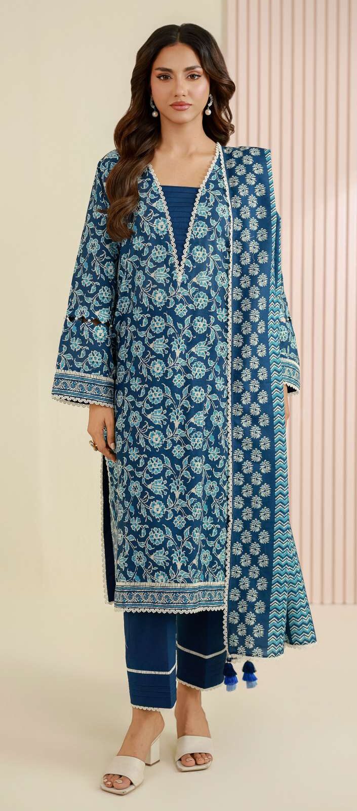 zellbury blue floral digital printed lawn suit 3 piece with dupatta & cambric trouser zellbury blue floral digital printed lawn suit 3 piece with dupatta & cambric trouser